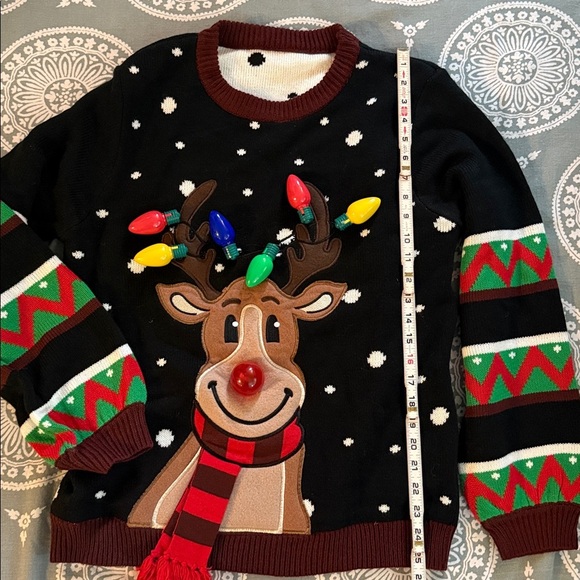 Light up Reindeer Sweater Christmas sweater. Holiday sweater. Size Medium - Picture 3 of 6